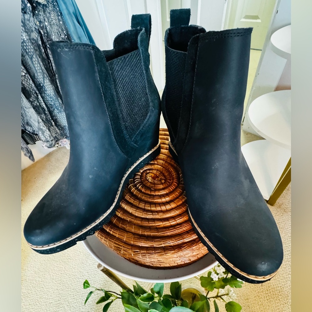 TOMS wedge bootie